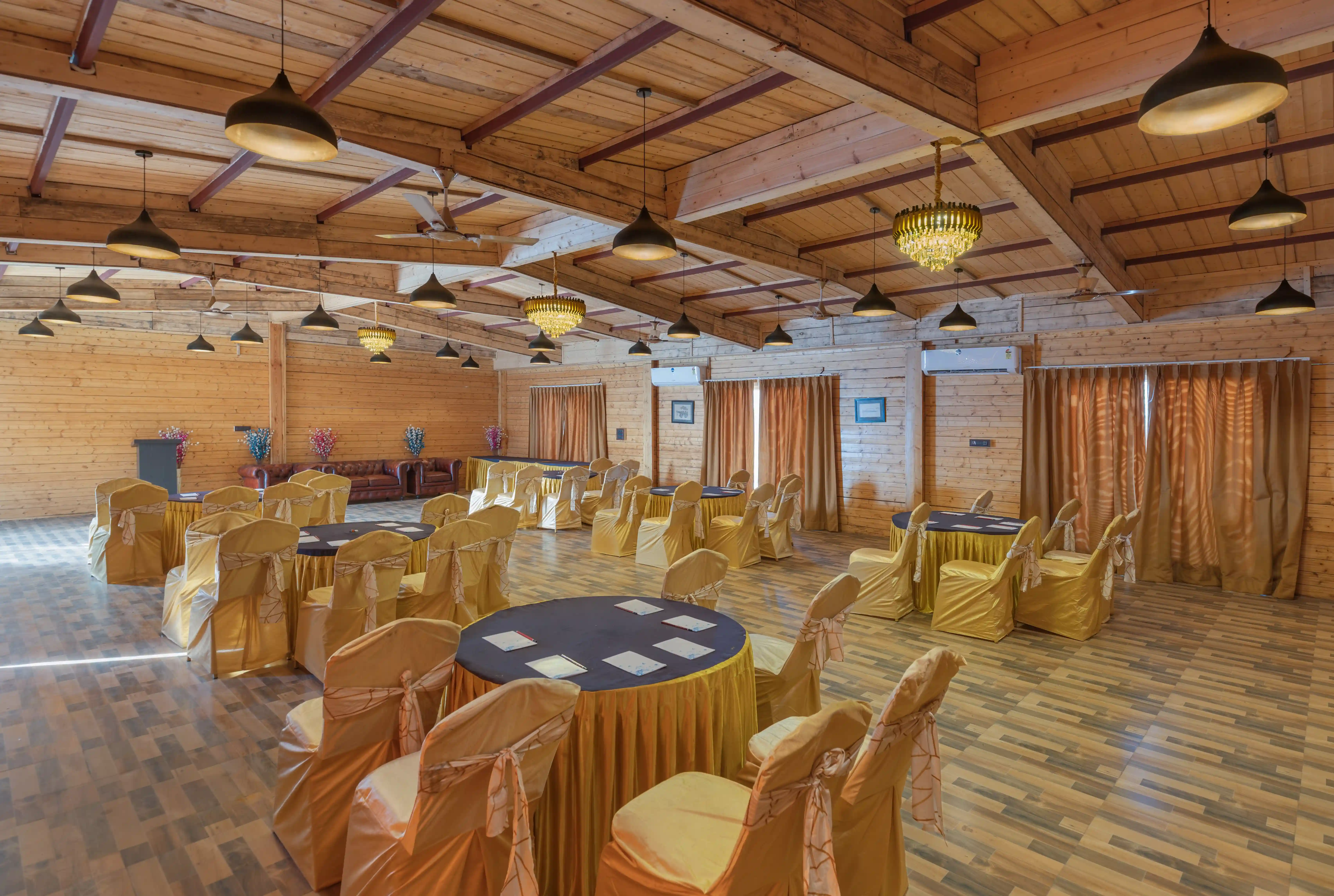 BANQUET HALL