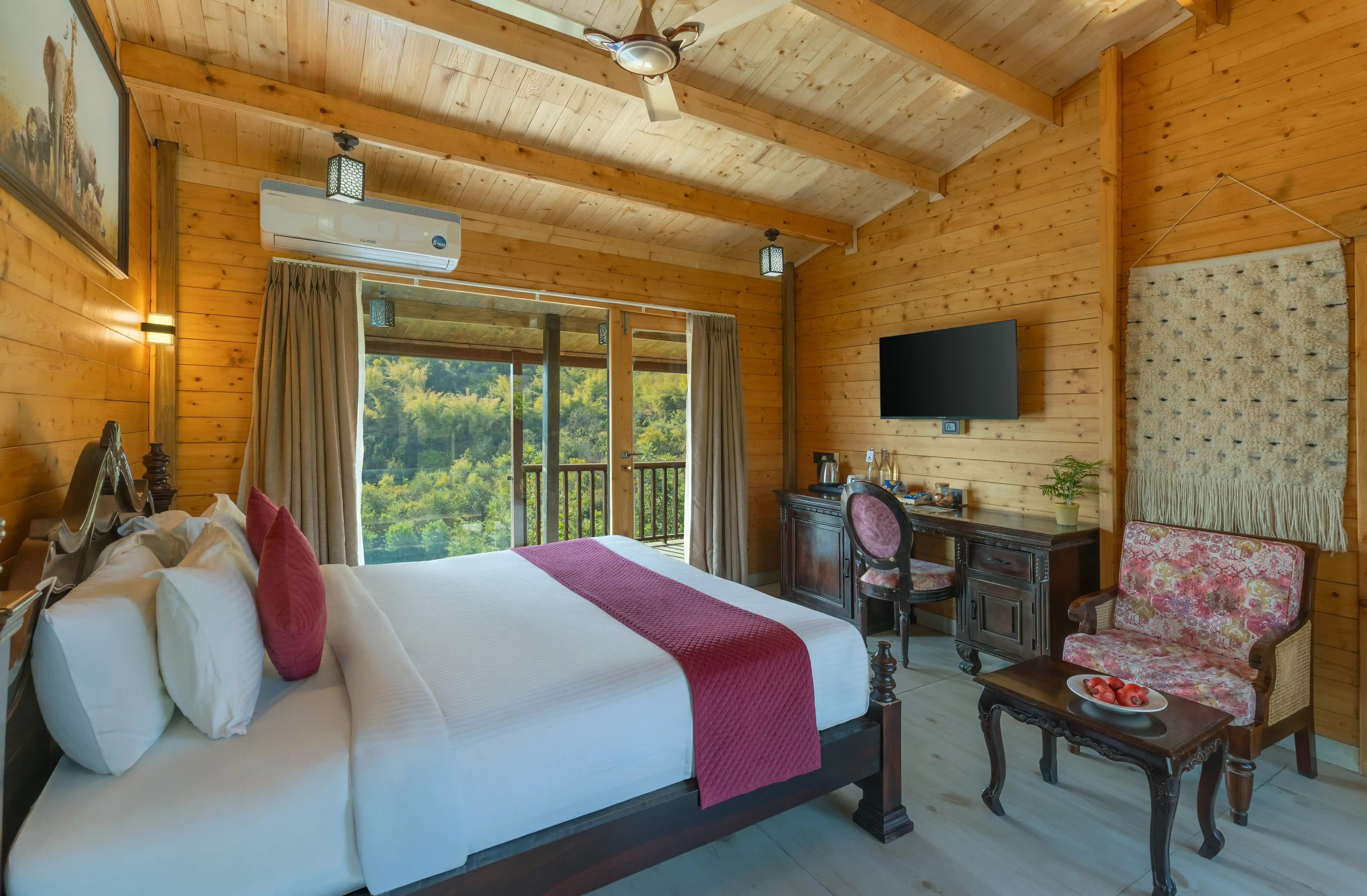 Hill view cottage with plunge pool